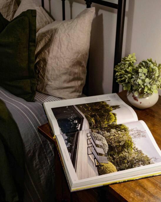 Harrys House Warburton - Peaceful Riverside Cottage In The Perfect Location Екстериор снимка